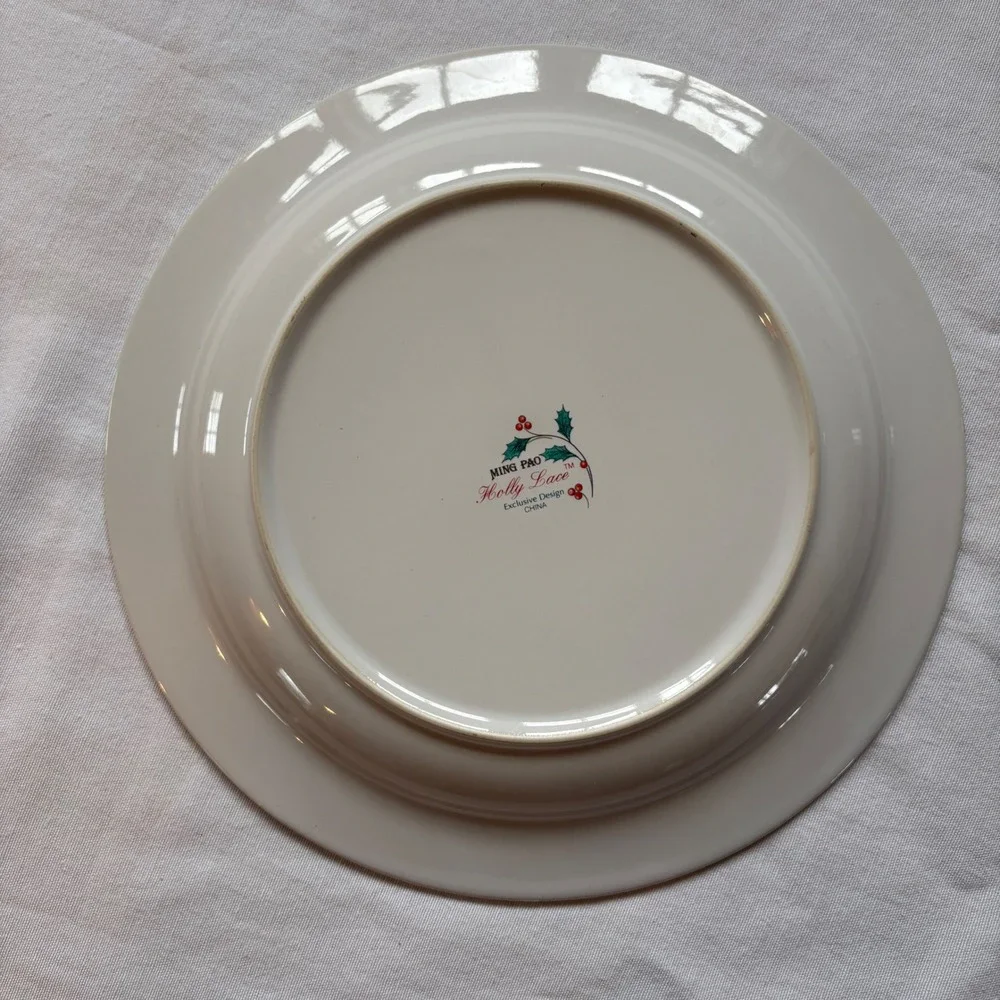 Ming Pao Holly Lace Christmas Dinner Plates Set of 4 Holly‎ Berry China 10.5 in
